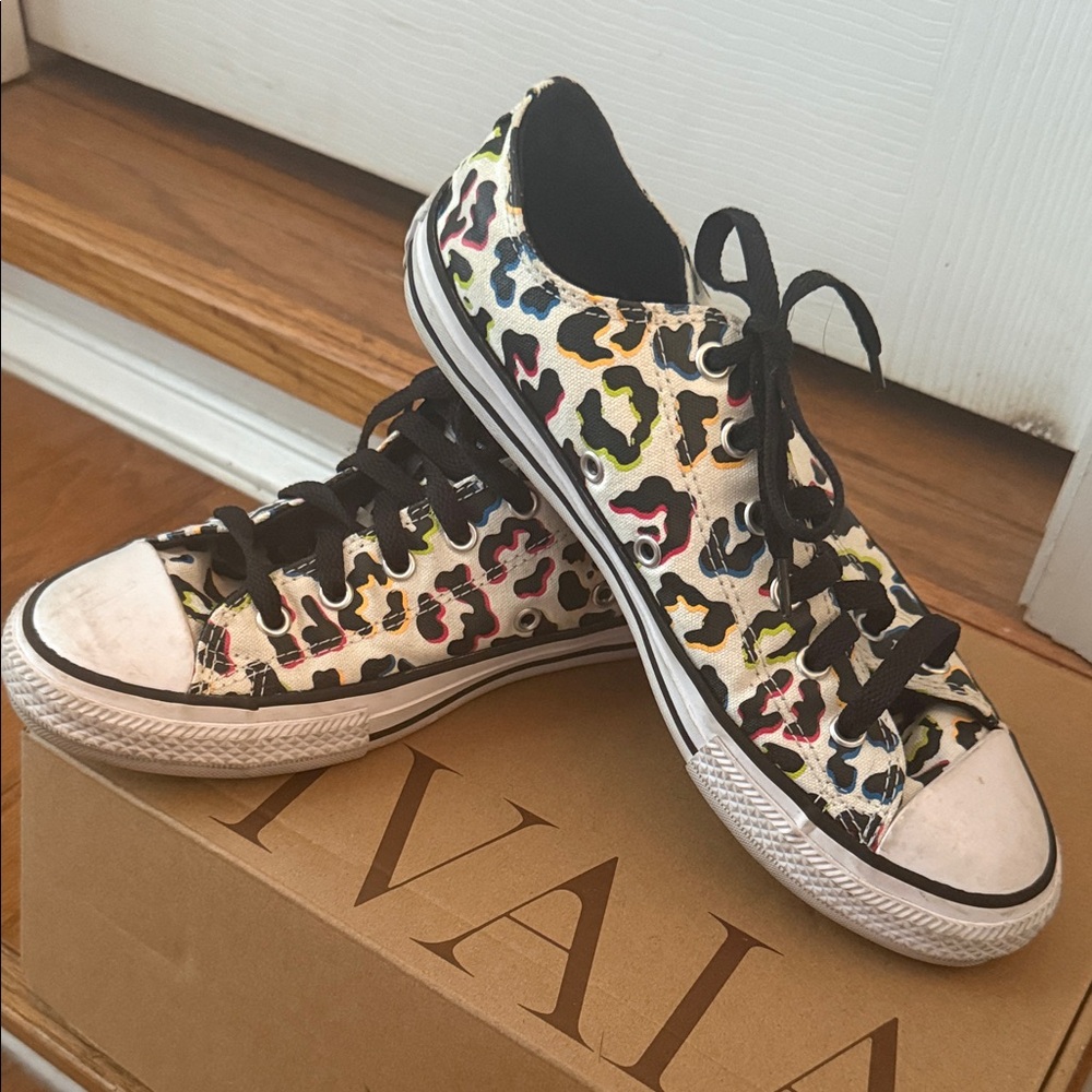 Women’s Converse cheetah Leopard Print Canvas Sneakers SEE DESCRIPTION